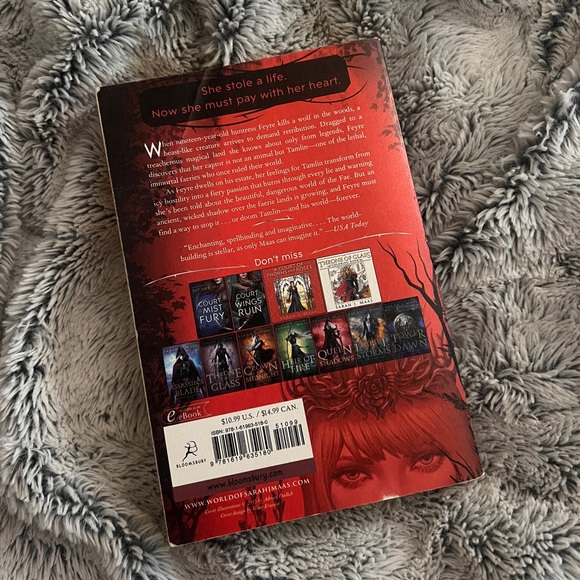 A Court of Thorns and Roses by Sarah J. Maas OOP - Picture 3 of 3